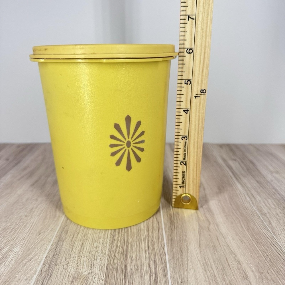 Vintage Tupperware Yellow Servalier Canister Starburst Lid Daisy Retro Kitchen - Picture 7 of 8
